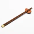 Premium wengé houten eetstokjes met gouden metalen tips en bijpassende houten steun - Wengé Houten Grid Stijl / 1 Paar (Inclusief Steun)