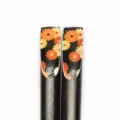Detailansicht von Holz-Essstäbchen mit eleganten Blumenmustern im nationalen Stil - Nagel Druck-Vintage Bunte Chrysantheme (19 Kurz)