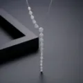 Elegante lange Braut-Y-Halskette mit funkelnden Tropfenanhängern für Abendkleid. - Silber Wassertropfen Y-Form (N20112521)
