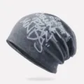 Trendige Unisex Hip-Hop Beanie in Grau mit stylischem Graffiti-Buchstaben-Aufdruck - Dunkelgrau