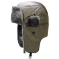 Warme Wintermütze mit Kunstfellfutter und winddichten Ohrenklappen in modischem Armeegrün - Einheitsgröße / Armeegrün