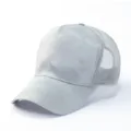 Gorra de béisbol de camuflaje gris claro con malla transpirable para deportes de verano - Circunferencia de la Cabeza 56-59cm (Talla Normal) / Estilo de 5 Paneles con Malla Posterior / Gris claro