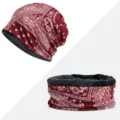 Set di berretto bordeaux con stampa paisley e scaldacollo foderato in pile per donna - Stampa Paisley - Foderato in Pile / Set Cappello e Scaldacollo / Borgogna