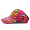 Gorra visera rosa de estilo étnico con detallados bordados de pavo real y flores - Pavo Real y Peonía / Ajustable / Rosa rojo