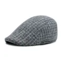 Classic grey checkered flat cap for men and women, vintage newsboy hunting hat style - Adult M 56-58cm / Large Plaid - Dark Gray