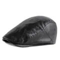Gorra plana elegante de cuero PU negro para hombre y mujer con un diseño básico - Ajustable (56-59cm) / Snap Button Adjustment Style / Negro