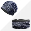 Berretto e scaldacollo blu navy con stampa paisley e fodera in morbido pile grigio caldo. - Stampa Paisley - Foderato in Pile / Set Cappello e Scaldacollo / Blu zaffiro