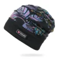 Elegante gorro slouchy plisado para mujer con patrón de plumas coloridas en negro - Talla única / Estilo Floral / Negro