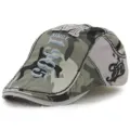 Vintage camouflage flat cap for men and women with '1985' embroidery and stylish patch - One Size / Spliced Camouflage / Light Gray