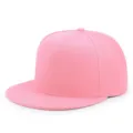 Cappello da baseball hip-hop rosa a tesa piatta con un design minimalista e pulito. - Rosa