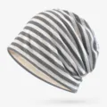 Berretto slouchy leggero a righe grigie e bianche per primavera ed estate traspirante - Stile con Parte Superiore Chiusa / Taglia unica / Strisce Grigie e Bianche