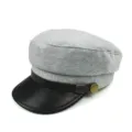 Cappello da capitano classico in tessuto grigio con visiera in pelle PU nera e bottone - 56-58cm / Grigio chiaro