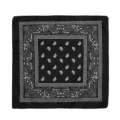 Pañuelo bandana cuadrado clásico con estampado de cachemira en blanco y negro chic. - Negro con Estampado Blanco