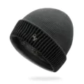 Berretto in maglia grigio scuro da uomo con fodera in morbido peluche e logo in metallo - Cappello Singolo / Stile QY-Grigio Scuro