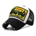 Schwarz-weiße Trucker-Mütze mit gelbem Howel's 3D-Stickereipatch und Mesh-Rückseite. - 56-60cm (Verstellbar) / Schwarz Weiß Schwarz Mesh