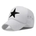 Trendiger weißer Mesh-Trucker-Baseballcap mit schwarzer Sternstickerei und Distressed-Schirm - 56-60cm (Verstellbar) / Stern-Weiß