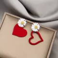 Elegant French vintage style red heart and white daisy stud earrings for women - Asymmetric Red Heart Daisy Style (E2774) / Red