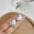 Handmade heart-shaped stud earrings in white with red polka dots design - Retro Heart Style (E4209) / Pearl White with Red Polka Dots