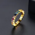 Elegante anillo dorado con piedras de circón geométricas multicolores arcoíris mujer - Talla 7 / Dorado