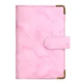 Elegante roze marmeren A6 lederen PU binder notebook hoes met gouden metalen hoeken - Losbladige Ringband Cover / Alleen Losse Hoes / Marmerroze
