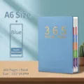 Agenda A6 bleu de 365 jours avec 400 pages et des onglets mensuels d'indexation - Taille A6 / Bleu