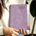 Carnet de planification quotidienne A5 2027 lavande avec onglets colorés et couverture cuir - Violet