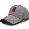 Gorra de béisbol de malla gris transpirable con visera larga y un parche de cuero - Ajustable (Para 56-60cm) / Estilo Avatar-Gris Claro