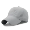 Cappellino da baseball grigio a asciugatura rapida da uomo con design traforato e protezione solare - Stile Lettera Laterale / Grigio chiaro