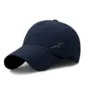 Berretto da baseball blu navy traspirante in rete a asciugatura rapida per la protezione solare - Regolabile (Adatto per circonferenza testa 56-59cm) / Stile Lettera Laterale / Blu scuro