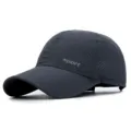 Berretto da baseball grigio traspirante a asciugatura rapida con design traforato parasole - Regolabile (56-59cm) / Stile con Bordo Sportivo / Grigio scuro