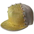 Cappello snapback hip-hop grigio con borchie quadrate dorate e punte punk metal. - Regolabile 55-60cm / Base grigia con borchie quadrate oro (stile a punta)