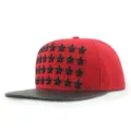 Casquette hip-hop rouge avec étoiles noires et visière en PU à texture peau de serpent. - 56-60cm (Réglable) / Style avec Bord en Similicuir / Coloris Rouge Et Noir