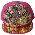 Gorra de béisbol rosa estilo punk decorada con tachuelas doradas y emblema de león - Estilo de Cabeza de León / Rojo Rosa Con Cabeza de León