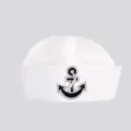 Weißer Matrosenhut mit Ankerstickerei für Bühnenauftritte und Uniformen - Großer marineblauer Pfeil-Patch