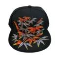 Schwarze Hip-Hop-Basecap mit flachem Schirm und lebhaftem Bambusblatt-Stickmuster - Bambusblattstickerei / Schwarz