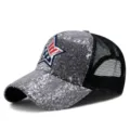Glänzende silberne Pailletten-Baseballkappe für Damen mit atmungsaktivem Mesh-Rücken - Fünfzackiger Stern / Silber mit schwarzem Gitter