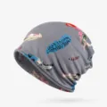 Detalle del gorro turbante gris con estampado de plumas de colores - Talla Única (Alta Elasticidad) / Estilo 2 (Pluma) / Gris