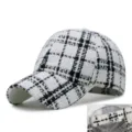 Stilvolle Baseballkappe mit schwarz-weißem Karomuster für Herbst und Winter - Einstellbar (56-59cm) / Weiß Groß Gitter