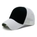 Unisex zwart-witte truckerpet met een versleten rand voor zonbescherming in de zomer. - Verstelbaar (56-59cm) / Zwart Wit Variant