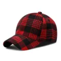 Elegante berretto da baseball in lana a quadri rossi e neri per l'autunno e l'inverno - Regolabile (56-59cm) / quadri rossi