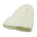 Weiche cremeweiße Beanie-Mütze mit Zopfmuster und breitem Umschlag für warme Winter - Einheitsgröße (Dehnbar) / Gebrochenes Weiß