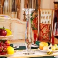 Elegante candelabro de cristal tallado transparente para decoración romántica de mesa de boda - Candelabro de Cristal Transparente / 10x10x33cm