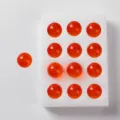 Set aus polierten transparenten orangefarbenen Kristallkugeln für elegante Heimdekoration - 20mm / Einzelne Kristallkugel / Rot