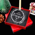 Gepersonaliseerde kristallen kersthanger Verloofd 2026 in rode geschenkdoos - Stijl 24-Verloofd Krans 2026