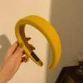 Diadema de esponja amarillo mostaza vintage con diseño alto y borde ancho - Amarillo jengibre