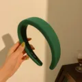 Diadema vintage de esponja verde oscuro con ala ancha para un look voluminoso - Verde Vintage