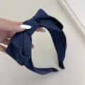 Elegante retro stijl blauwe denim brede hoofdband met een chique geknoopte strik - Denim Geknoopte Haarband / Donkerblauw
