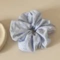 Elegante elastico per capelli in tessuto celeste con delicati motivi a margherita - Elastico per capelli / Elastico per capelli / Fiore Blu