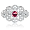 Broche ajourée de style palais vintage avec micro-pavé zircons et pierre rouge - Rouge