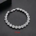 Elegante pulsera con forma de corazón y pavé de circonitas para mujer, 17 cm. - 17cm / Blanco puro